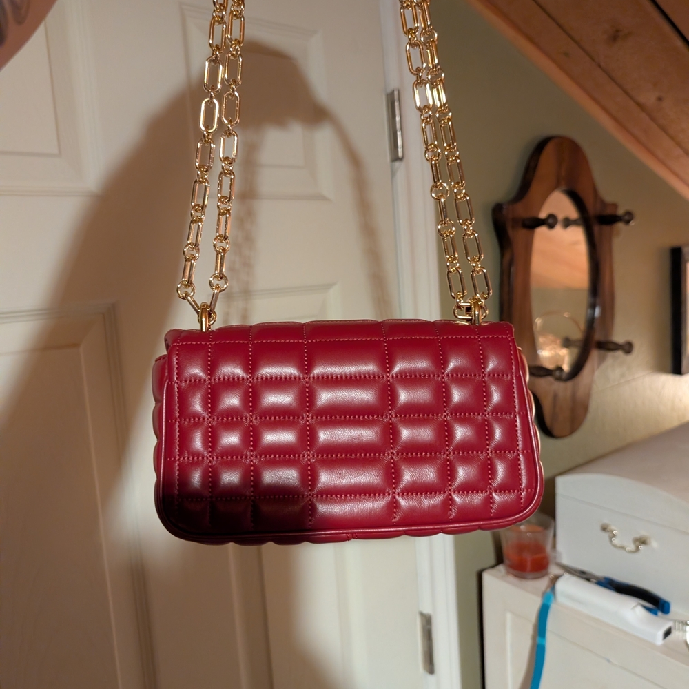 Michael Kors Tribeca quilted leather In red. Crossbody/Shoulder Bag - Picture 2 of 7